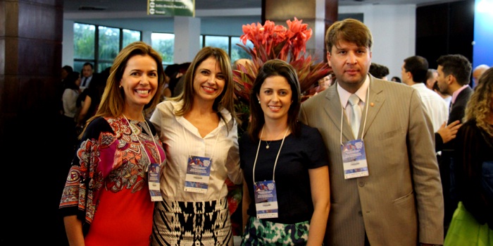 A Procuradora Sara Meinberg, Elke Andrade, Cristina Andrade e o Procurador Marcilio Barenco participaram do Congresso em Alagoas